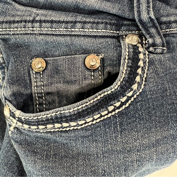 Wallflower Bootcut Bedazzled Back Pockets Blue Denim Jeans Size 9 - Picture 6 of 12